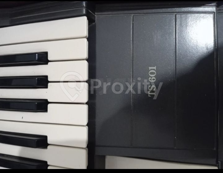 Piano antique farfisa