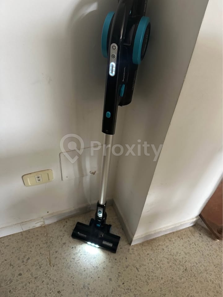 Aspirateur sans fil importé – brosse LED – bon état – Sfax – 200 DT