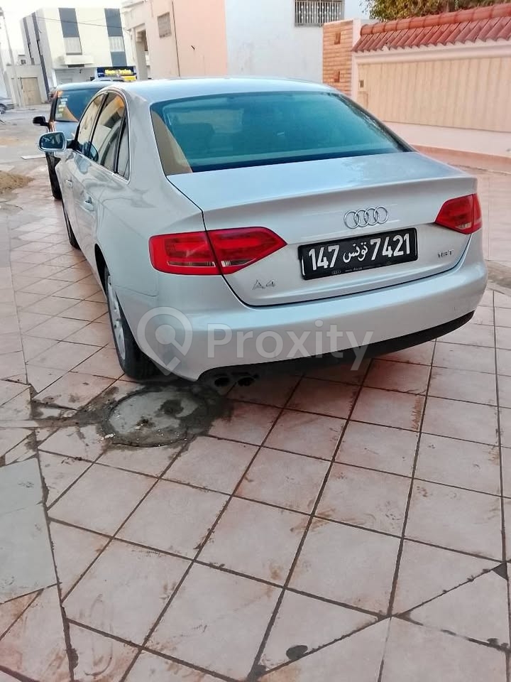 Audi A4 essence à vendre à Sakiet Eddaier – fin 2010, 197 000 km, full options