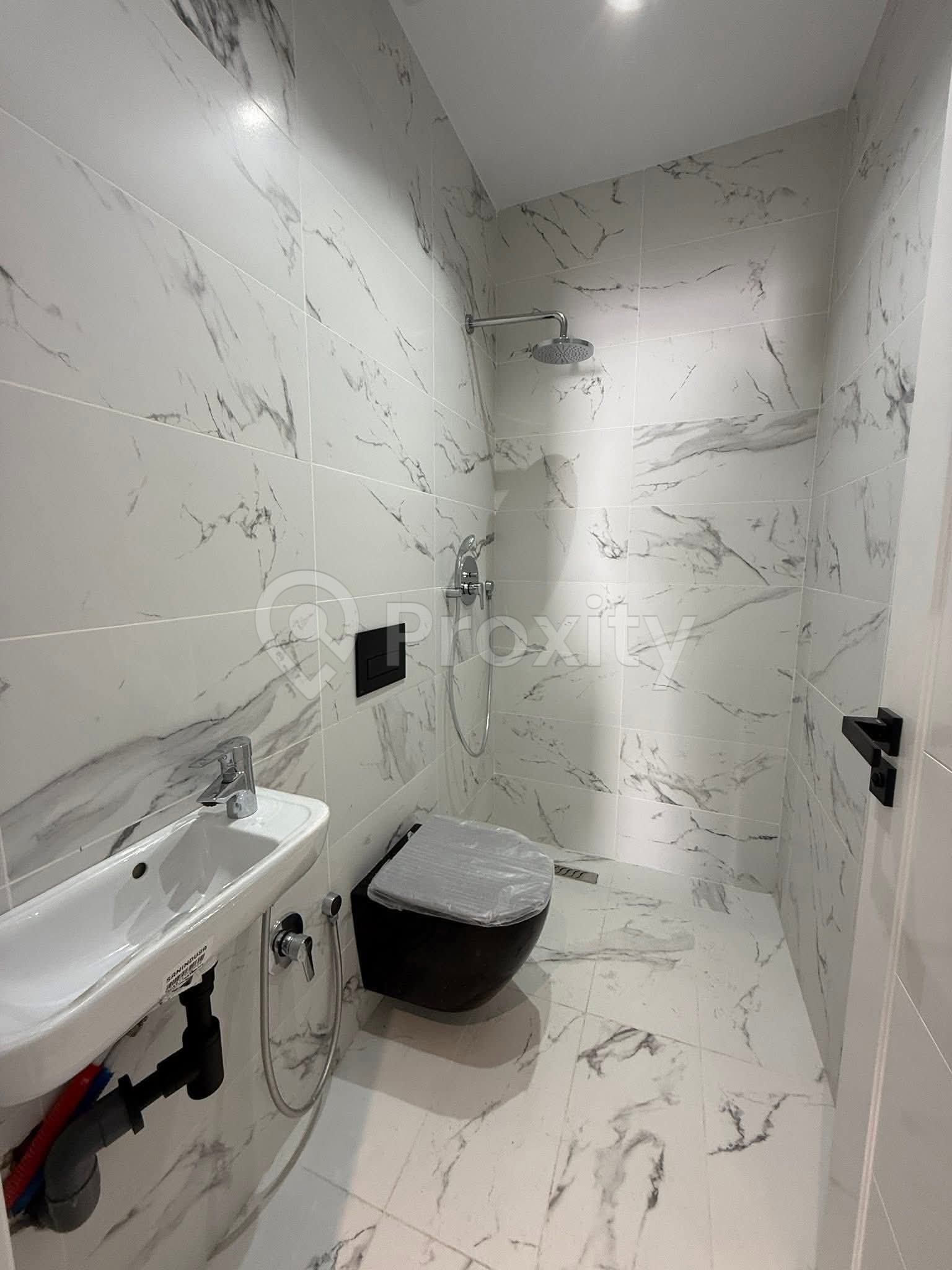 bureau-avec-douche-italienne-el-menzah-7