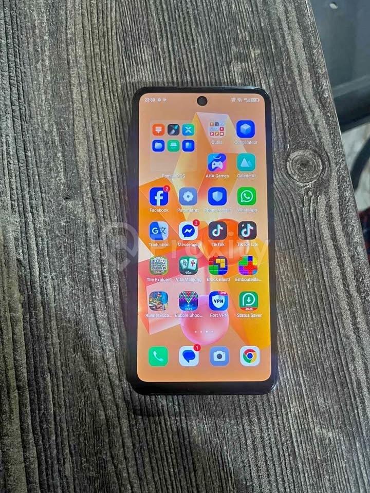 Infinix Hot 40i 8Go/256Go – Écran 6.56″ 90Hz – Manouba