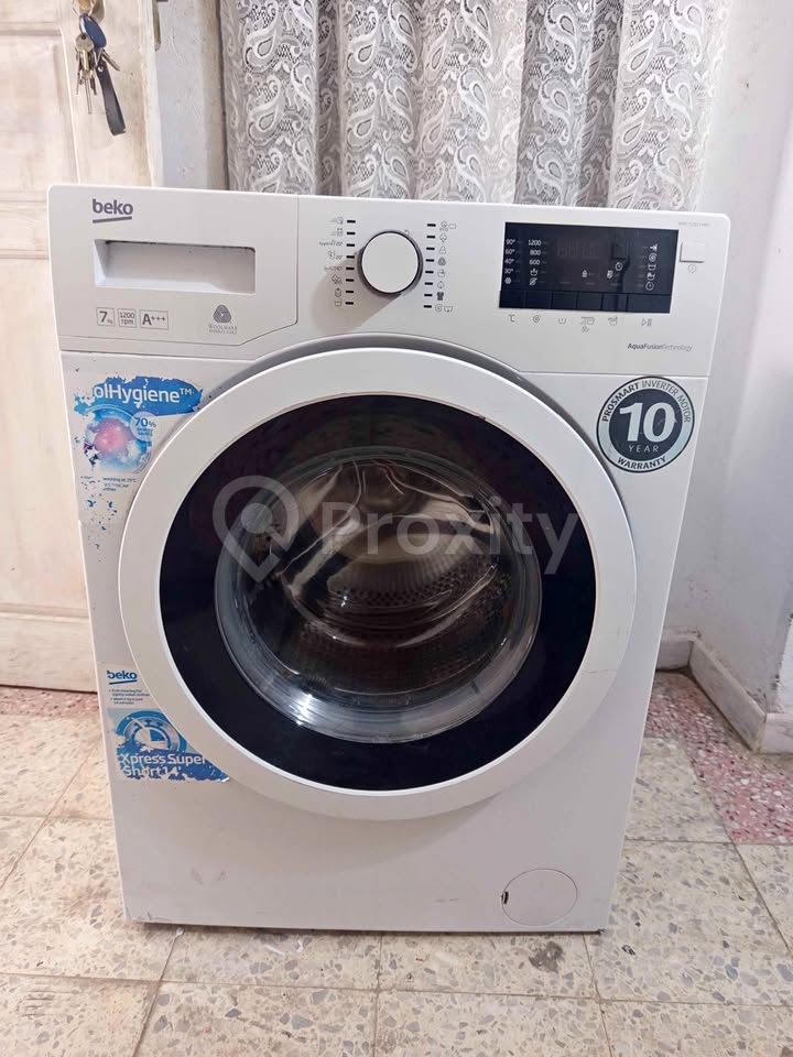 Machine à laver Beko 7 kg 1200 tr/min en bon état à vendre à Ariana