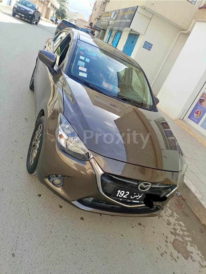 Mazda 2 1.5 Essence 2016 – Caméra de recul + Écran 7″ – Menzah 6 (29 700 DT)