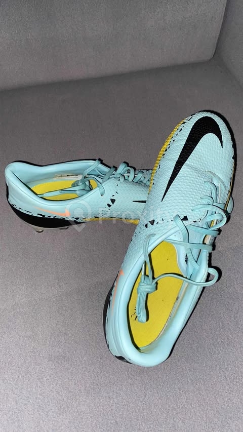 Nike Phantom pointure 41 à vendre à El Mnihla – état neuf