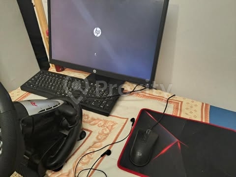 PC gamer HP à vendre à Borj El Amri – i3, 8 Go RAM, écran HP 100 Hz, volant et souris gamer