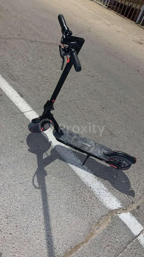 Trottinette électrique iScooter i9 à vendre à Tataouine – bon état avec chargeur