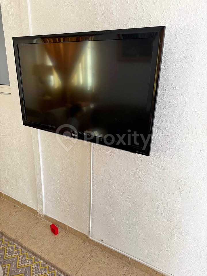 TV LG 48 pouces LG en bon état à vendre à Radès