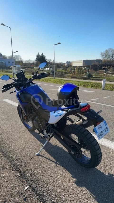 Yamaha Ténéré 700 à vendre à Sousse – 2025, 300 km, importée de France, avec top case et casque Arai