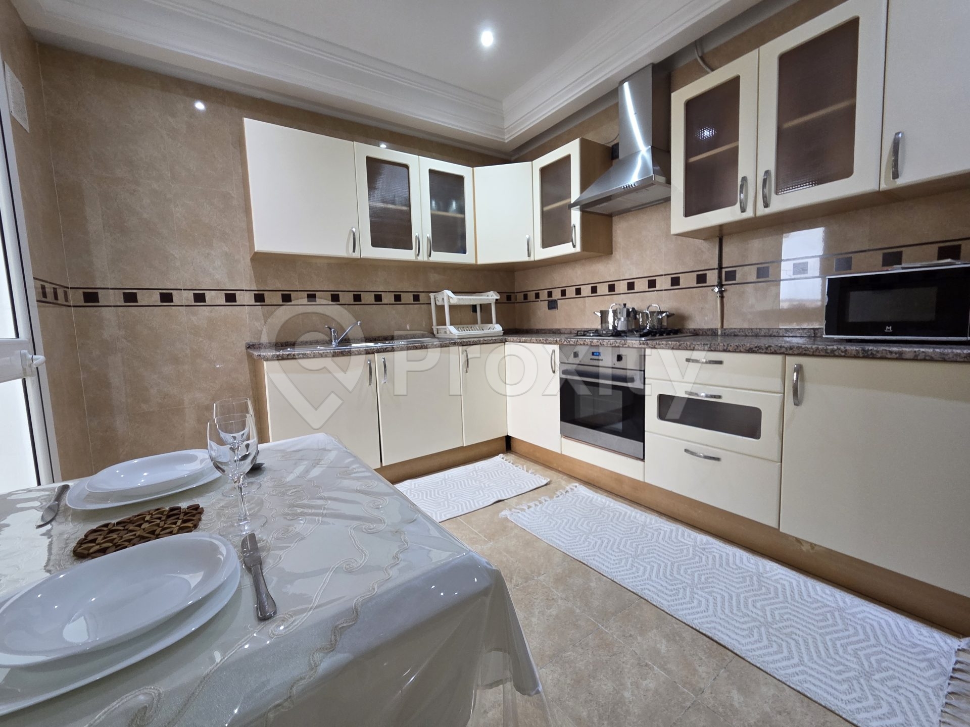 Superbe appartement meublé S+2 lumineux- près de carrefour la Marsa