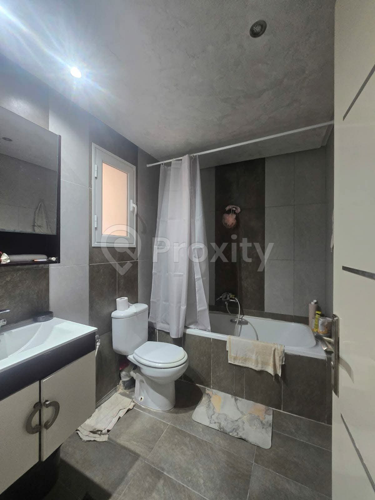 A vendre appartement S2 avec place de parking _hammam Sousse