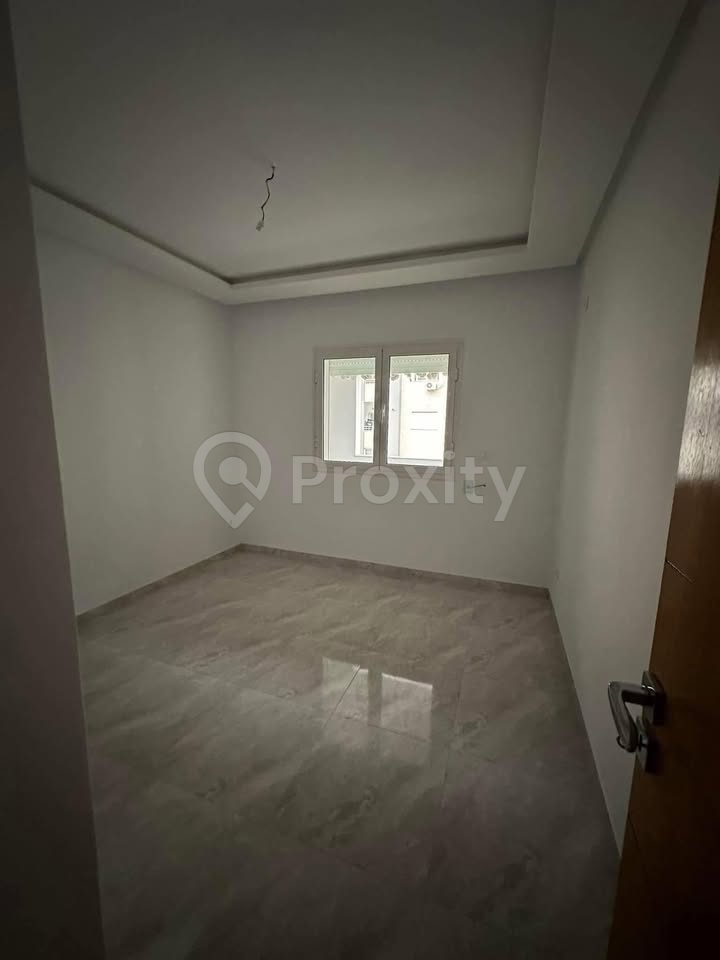 Appartement S+1 haut standing à louer au 1er étage à Cité El Wahat