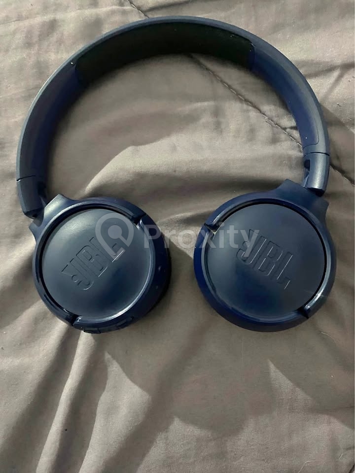 Casque JBL bluetooth en bon état à vendre à Ariana