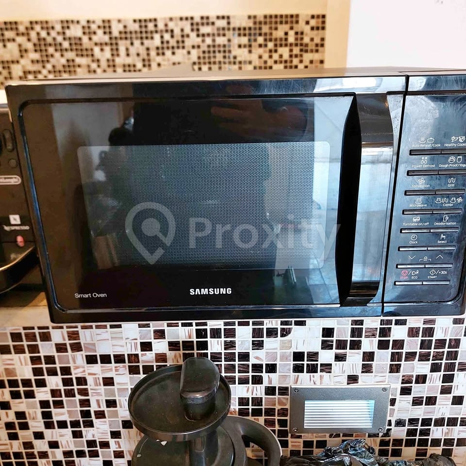 Four micro-ondes Samsung Smart Oven importé en bon état à vendre à Mégrine