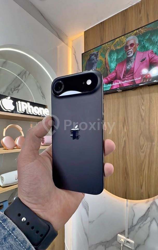 iPhone 17 Air 256 Go en bon état à vendre à Tunis – batterie 100 %