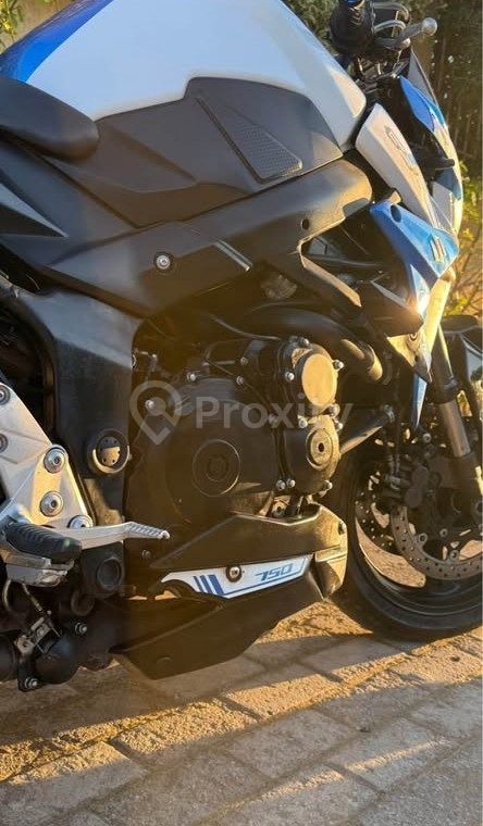 moteur-suzuki-gsr-750-bon-etat