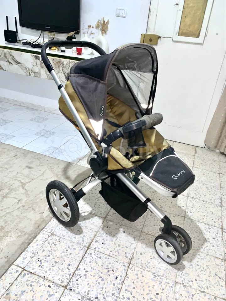 Poussette bébé double face pliable 3 roues à vendre à El Ouardia – bon état