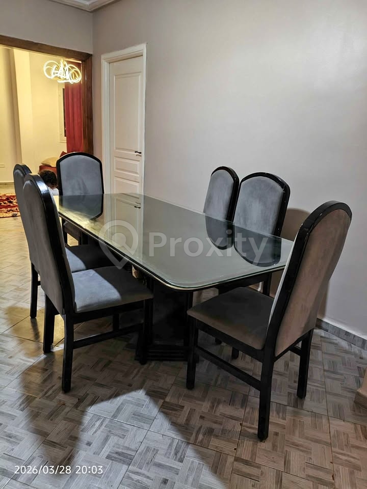 Salle à manger 6 places en bon état à vendre à Ben Arous