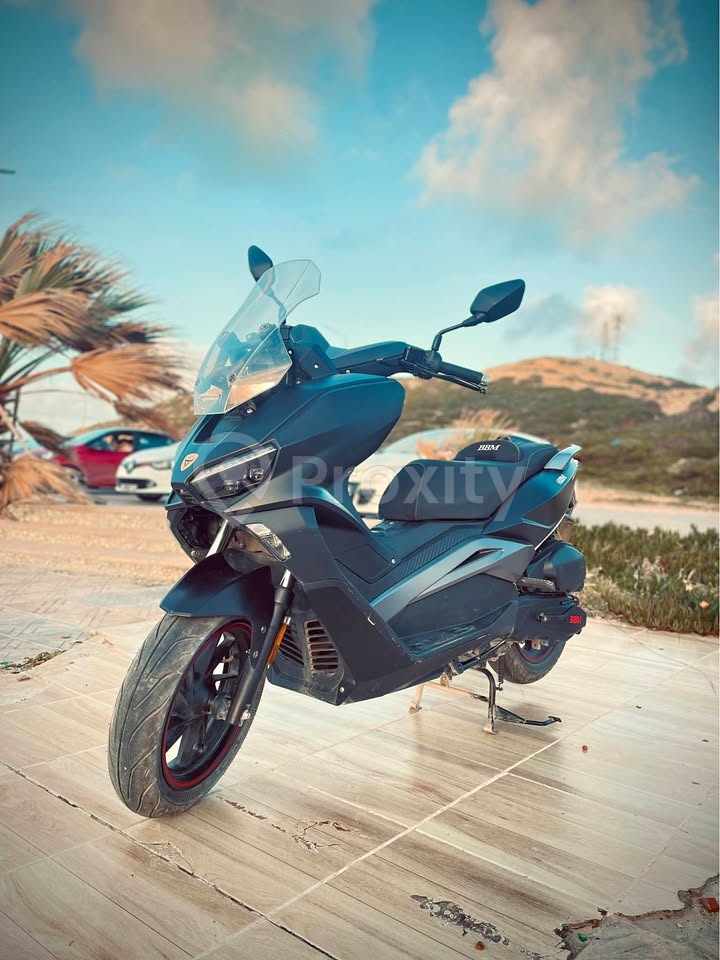 Scooter Easy Max 125cc 3700 km à vendre à Bizerte