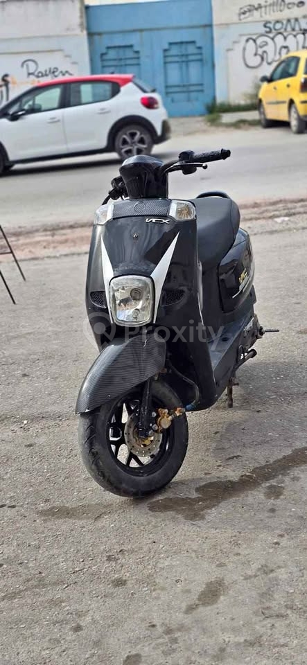 Scooter Pista VCX avec carte grise à vendre à Tunis – 15 000 km