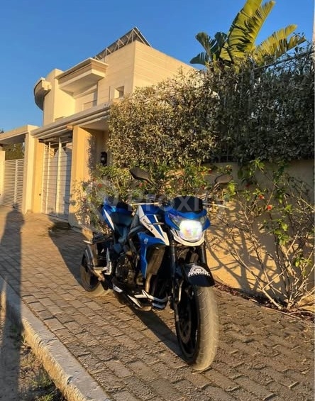 suzuki-gsr-750-bleue-a-vendre