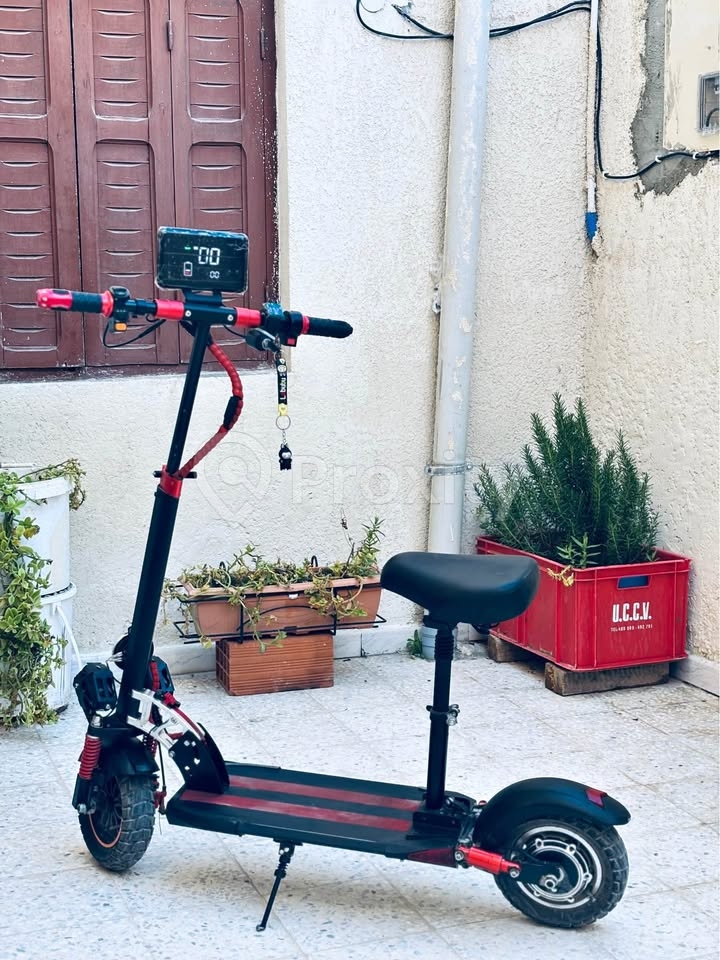 Trottinette électrique en bon état disponible à Tunis