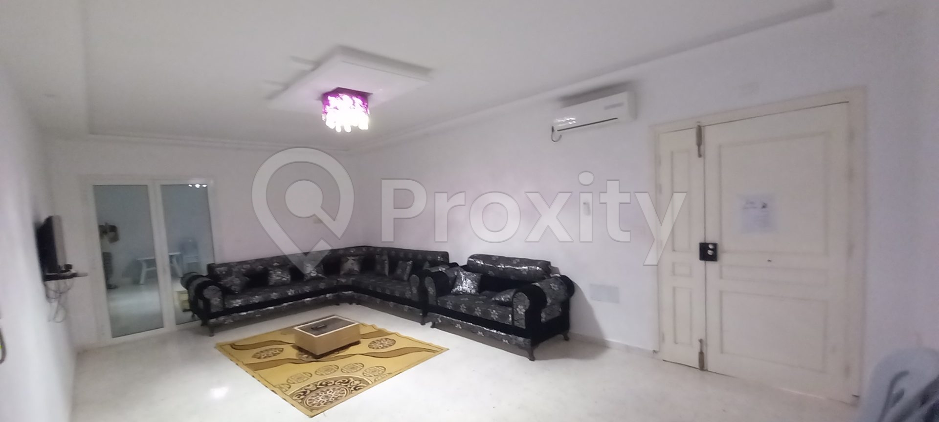 S+2 meuble neuf a cite Riyadh emplacement agreable pres de la plage et de Technopole