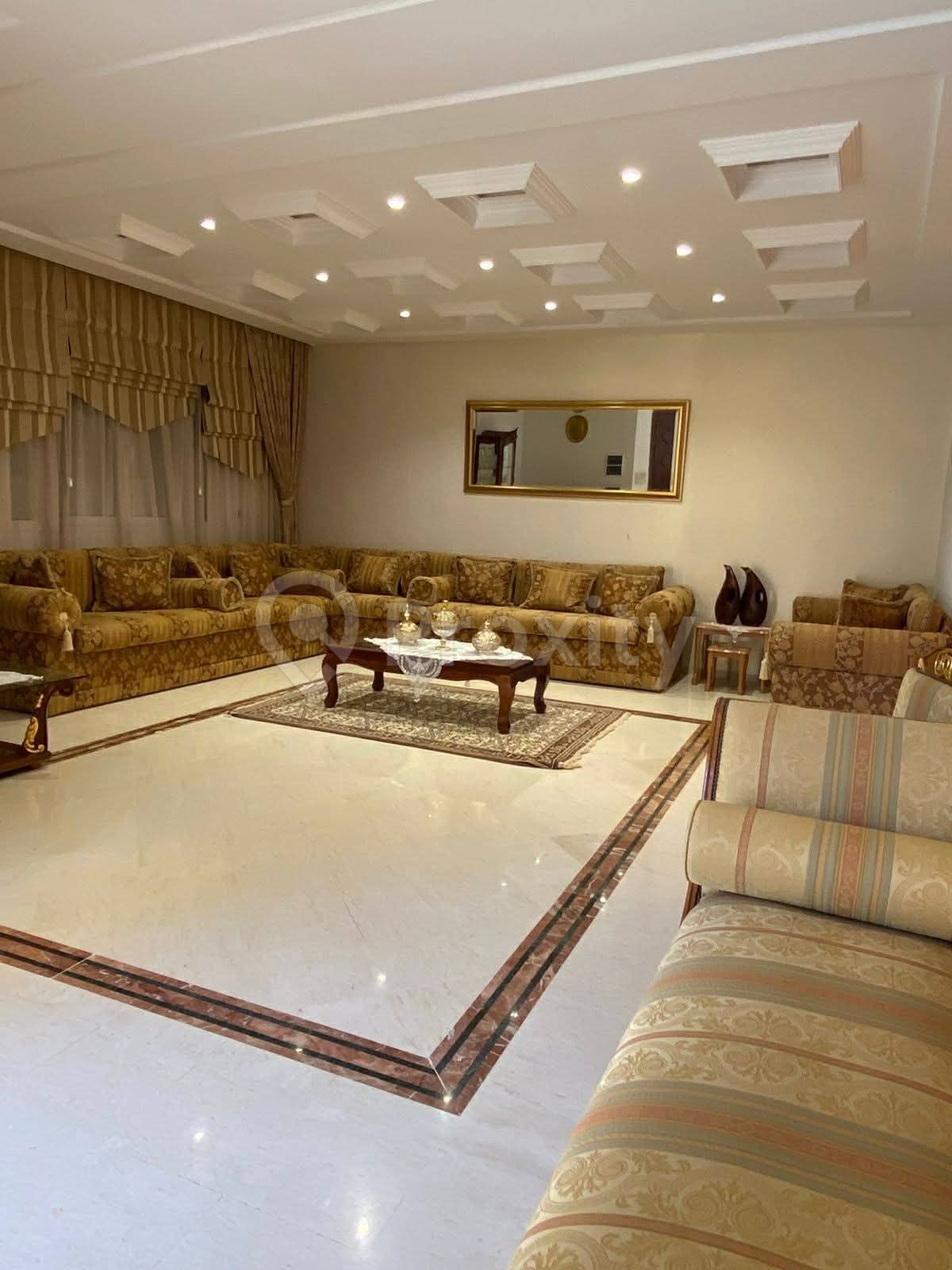 A vendre villa prestigieuse à sahloul4