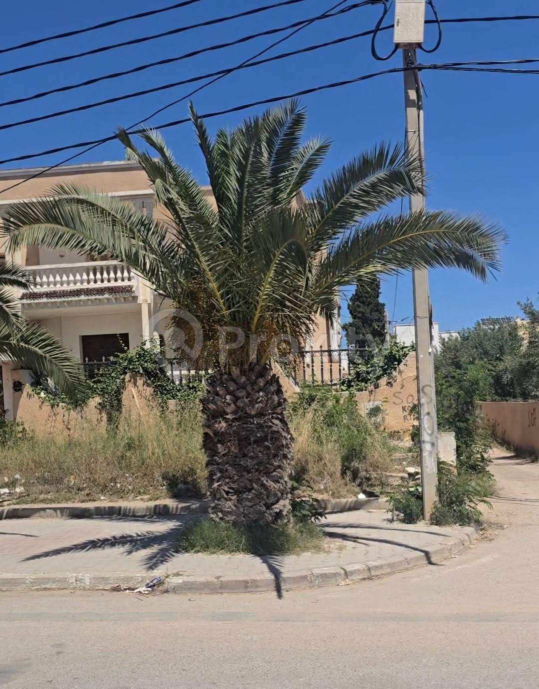EXCLUSIVITÉ : Terrain ( villa veille ) Stratégique R+5 à El Kantaoui 📍