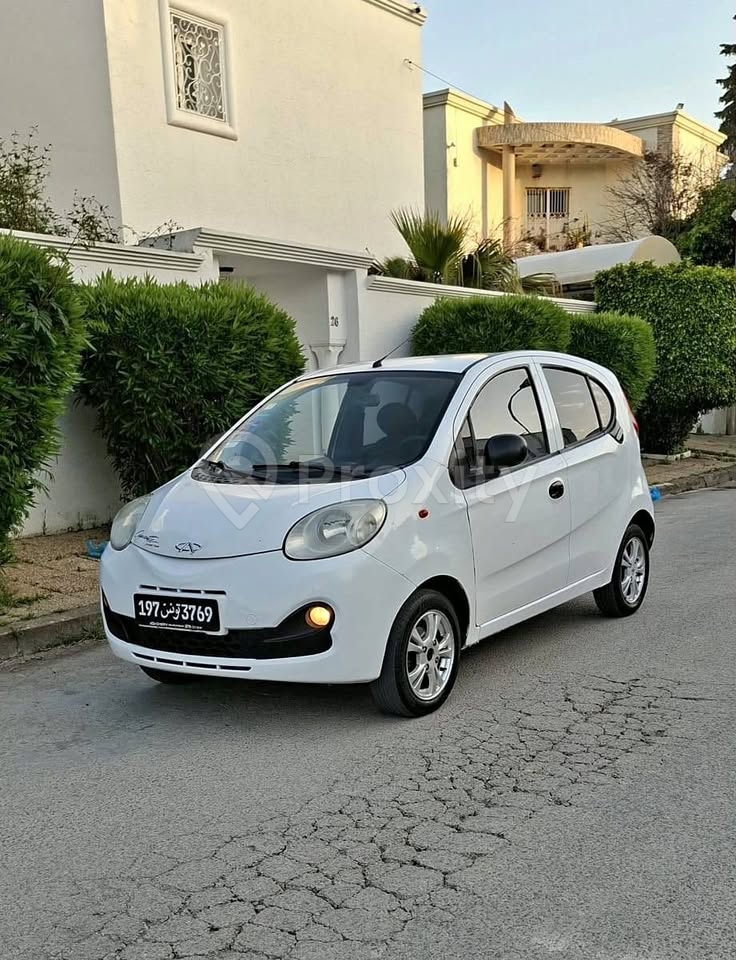 Chery QQ blanche 2017 essence en bon état à vendre à Ariana