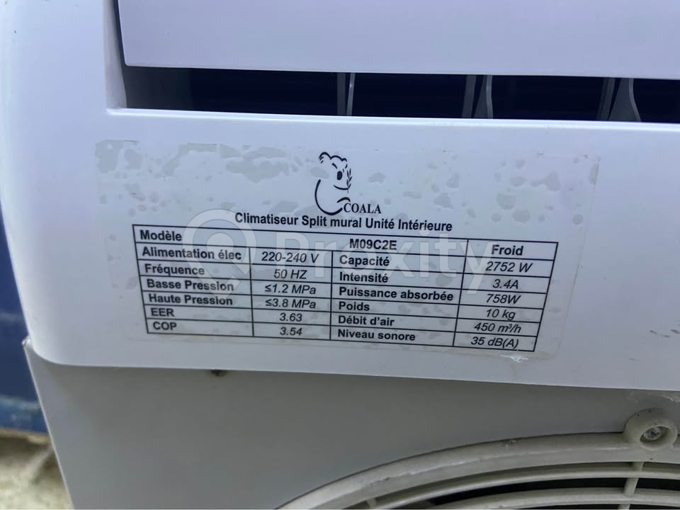Climatiseur split mural Coala 9000 BTU froid seul en très bon état disponible à Ariana