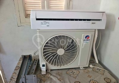 Climatiseur Gree 12000 BTU Inverter tropicalisé chaud froid avec support à vendre – Electroménager et Vaisselles – Manouba – photo 1