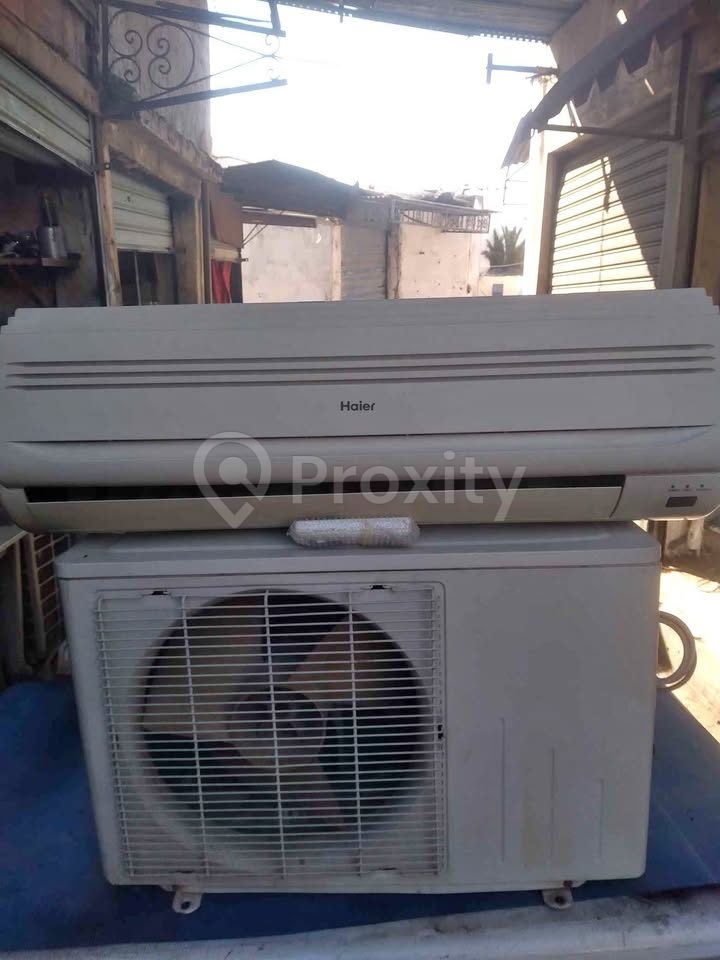 Climatiseur Haier 9000 BTU en bon état à vendre à Tunis – 450 TND