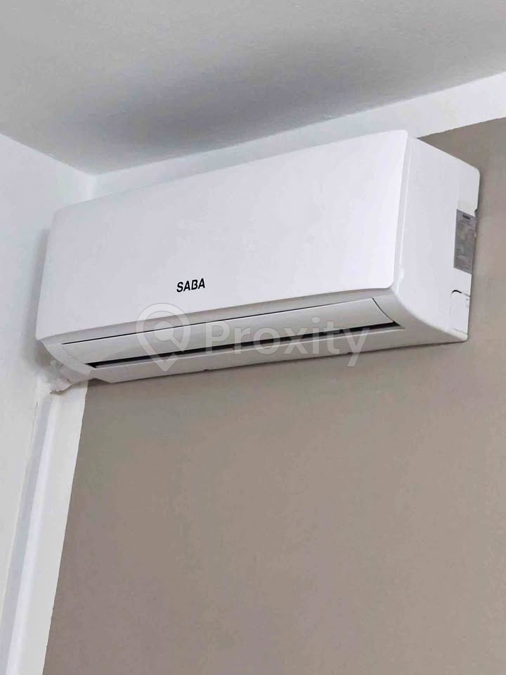 Climatiseur SABA 12000 BTU chaud/froid à vendre à Boumhal