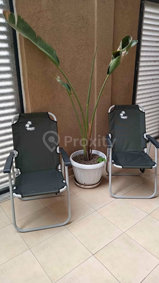 Deux chaises de camping neuves à vendre à Tunis – pliables et pratiques