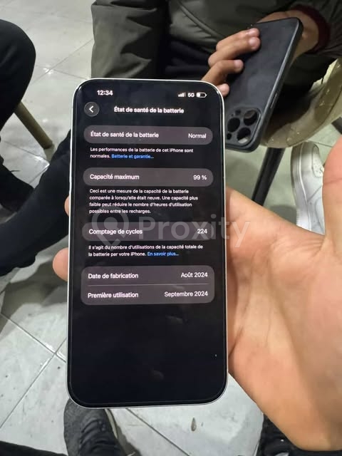 iPhone 16 Plus en très bon état avec batterie 99 % à vendre à Ben Arous