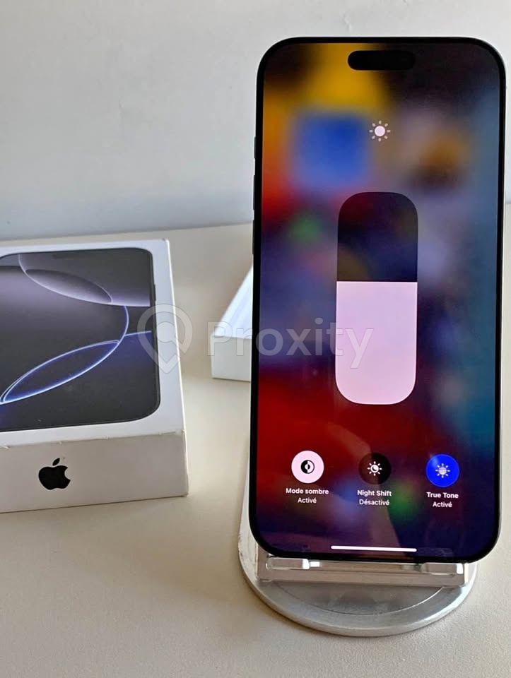 iPhone 16 Pro Max 256 Go eSIM US en bon état à vendre à Tunis