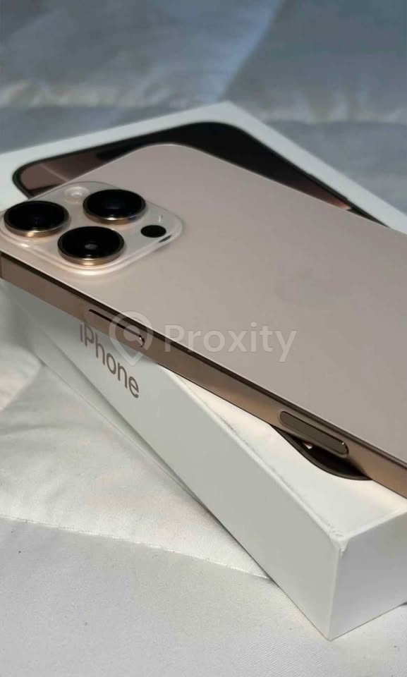 iPhone 16 Pro Max double SIM physique à vendre à Tunis