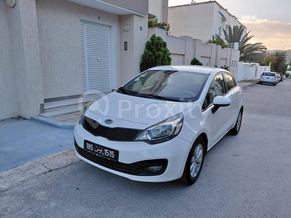Kia Rio 2015 1ère main à vendre à Ariana – 154000 km