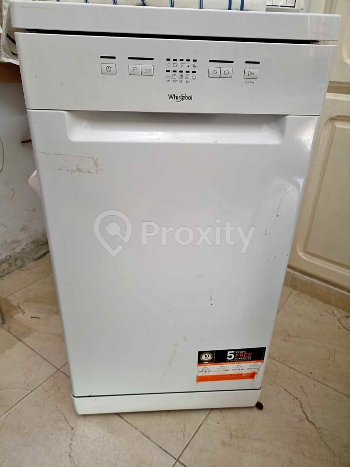 Lave-vaisselle Whirlpool 12 couverts importé d'Italie à Bizerte