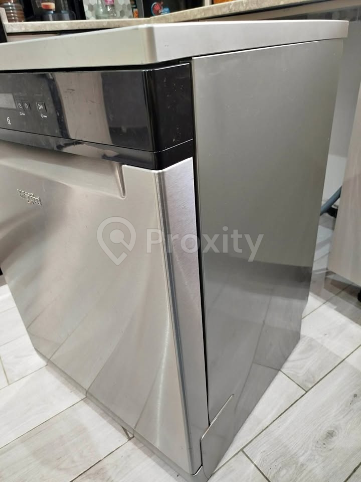 Lave-vaisselle Whirlpool 14 couverts à vendre à Ezzahra – 6ème Sens