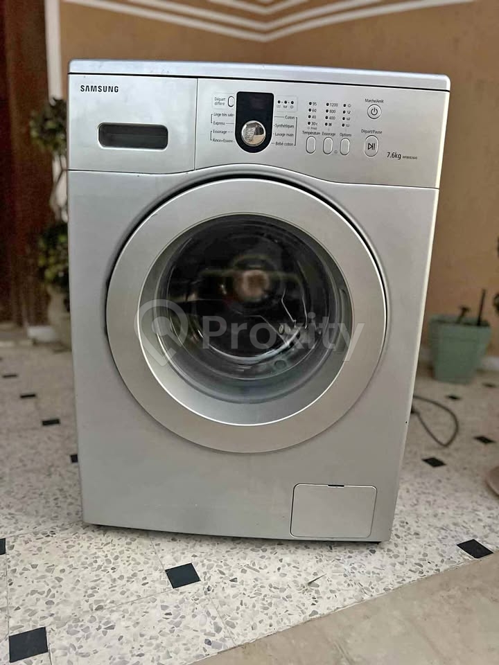 Machine à laver Samsung 7,6 kg à vendre à La Soukra – très bon état