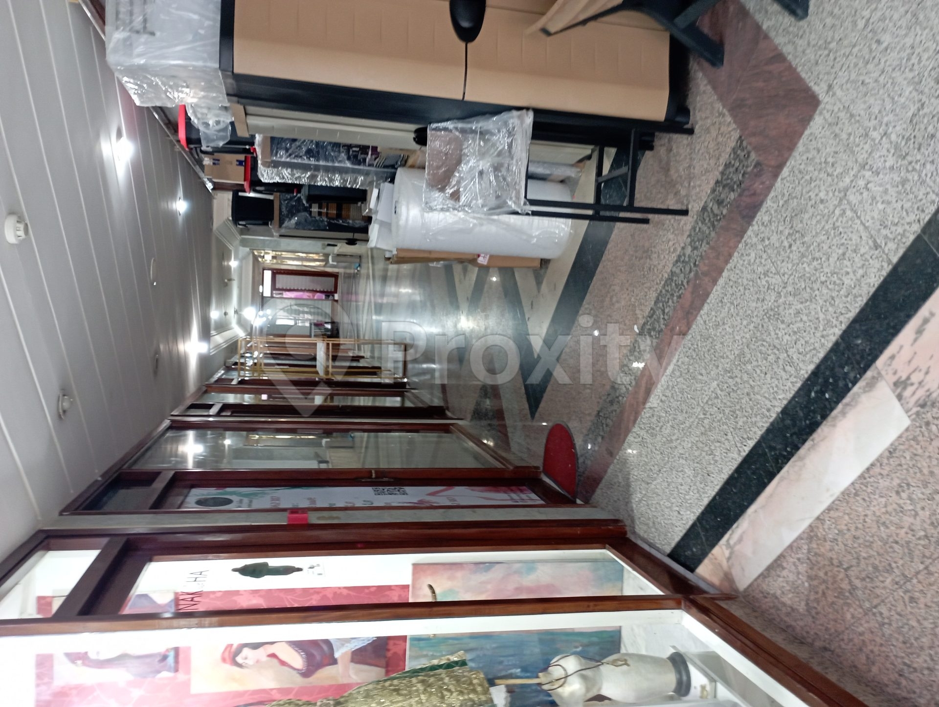 Magasin de 11 m² à vendre au Centre X à El Menzah 9A