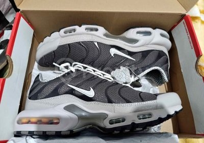 Nike Air Max Plus TN originale neuve pointure 44 à vendre à Tunis – Chaussures – Tunis – photo 1