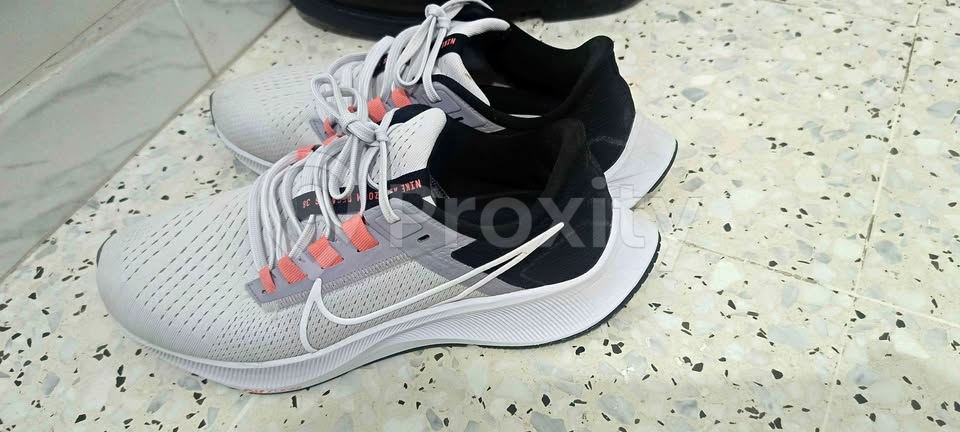 Baskets Nike Zoom originales pointure 40 à vendre à La Marsa