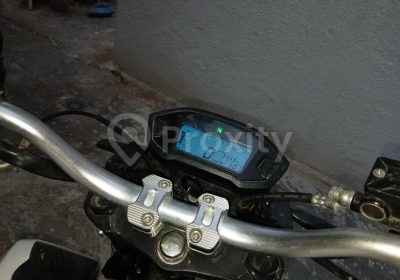 Moto Hyper 107cc double embrayage avec casque Shark original à vendre à Mhamdia Ben Arous – Motos – Ben Arous – photo 1