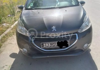 Peugeot 208 essence année 2012 avec 153000 km à vendre au Kef – Voitures – Kef – photo 1