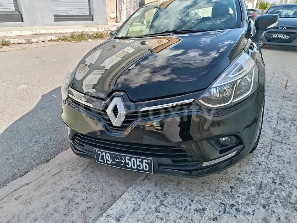 Renault Clio TCe première main 2020 à vendre à Boumahal