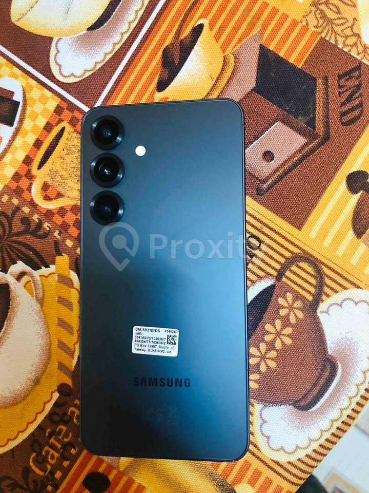 Samsung Galaxy S25 neuf 12 Go RAM à vendre à Kairouan
