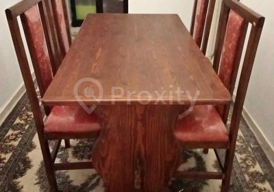 Table avec 4 chaises à vendre à Tunis – Meubles et Décoration – Tunis – photo 1
