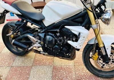 Triumph Street Triple 675 blanche à vendre à Bembla Monastir – Excellent état – Motos – Monastir – photo 1